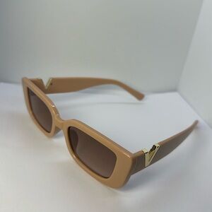 Chic  Retro Nude Square Sunglasses Gold V Detail UV Protection Trendy Shades